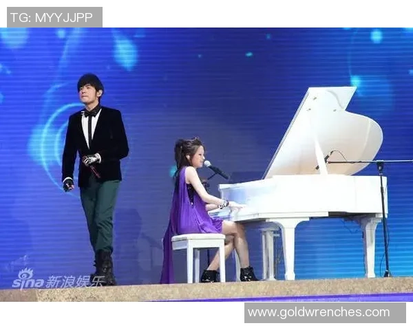 周杰伦与足球明星同框合影 展现体育与音乐的完美碰撞