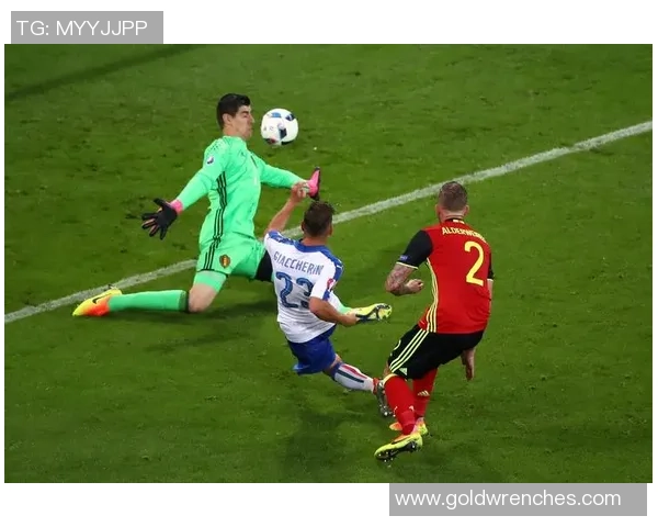 意大利当今十大足球明星盘点 各具特色的顶级球员引领蓝衣军团未来 意大利当今十大足球明星盘点 各具特色的顶级球员引领蓝衣军团未来